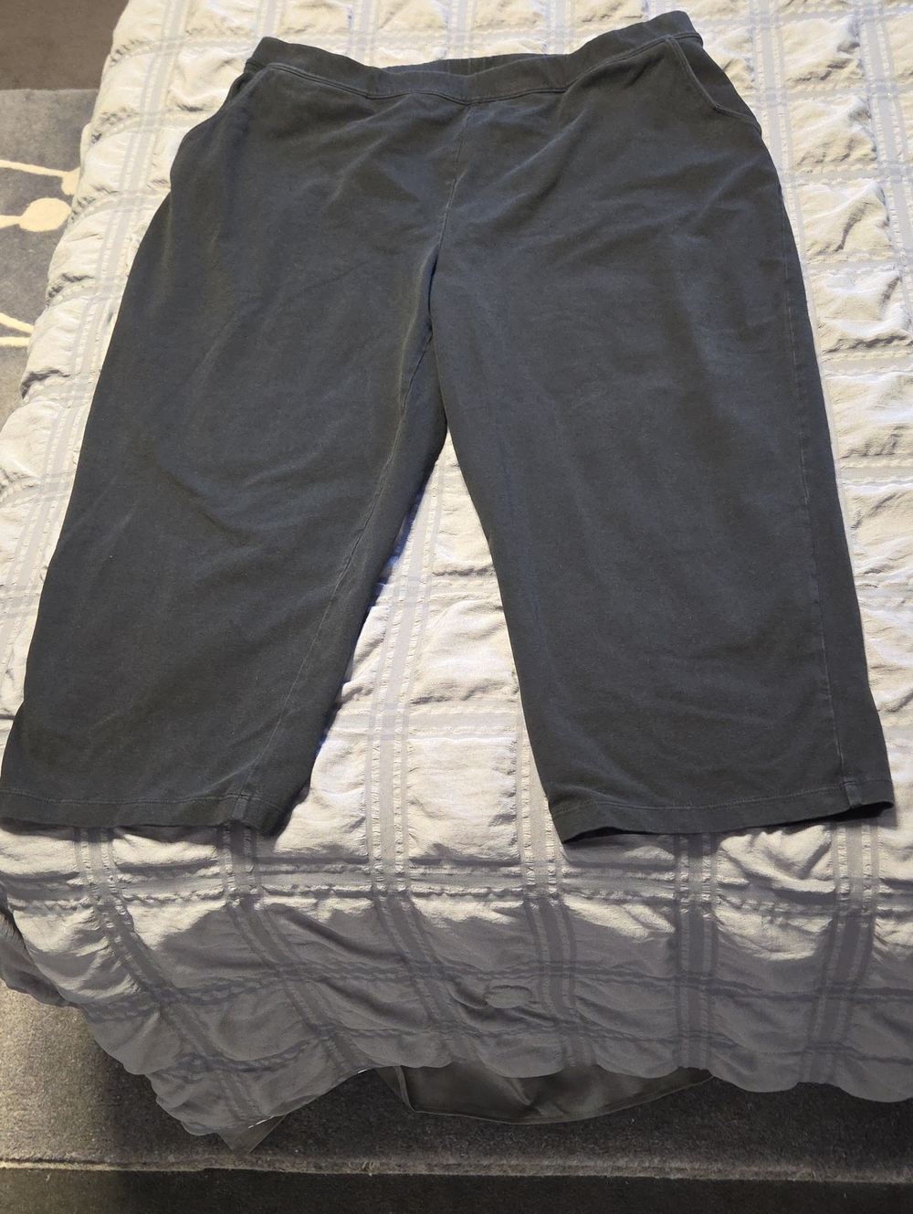 XLP LLBean Cropped Perfect Fit Pants in Black